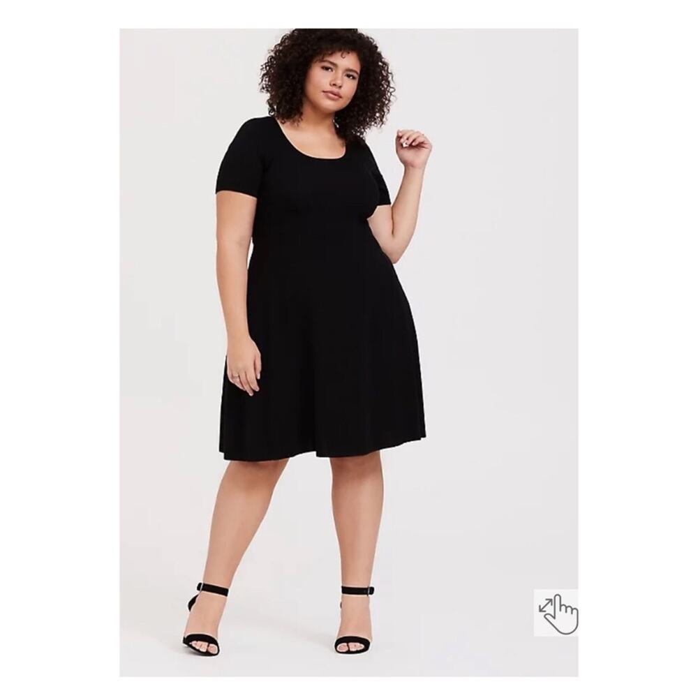 Torrid Black Short Sleeve Mini Sweater Skater Dress Sz.4 NWT